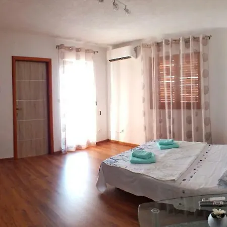 Apartment Apartman Beta Pirovac